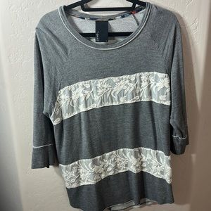 Dolan T-shirt 3/4 sleeve sweatshirt with lace detail Large